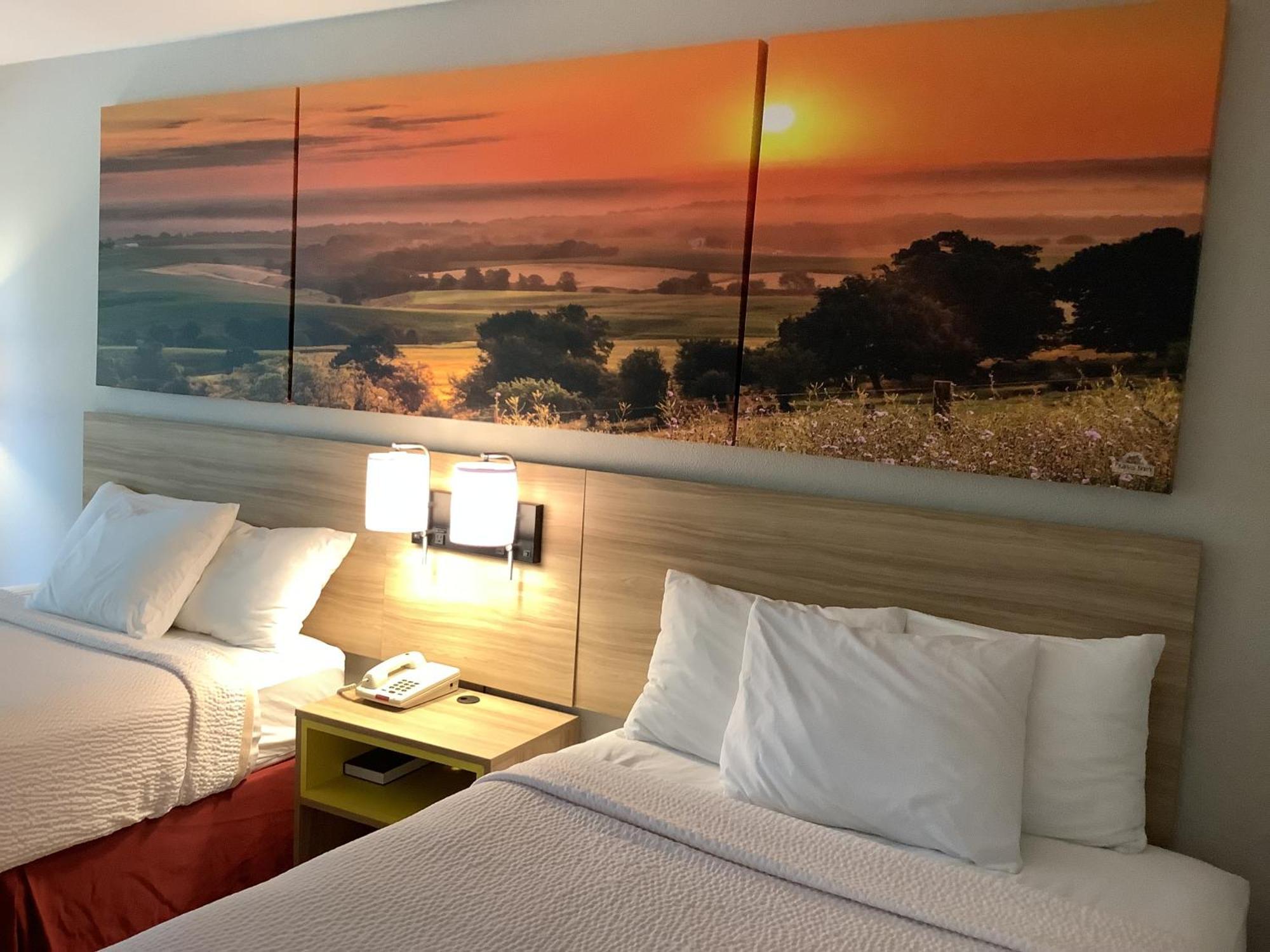 Days Inn By Wyndham Kingdom City Eksteriør bilde