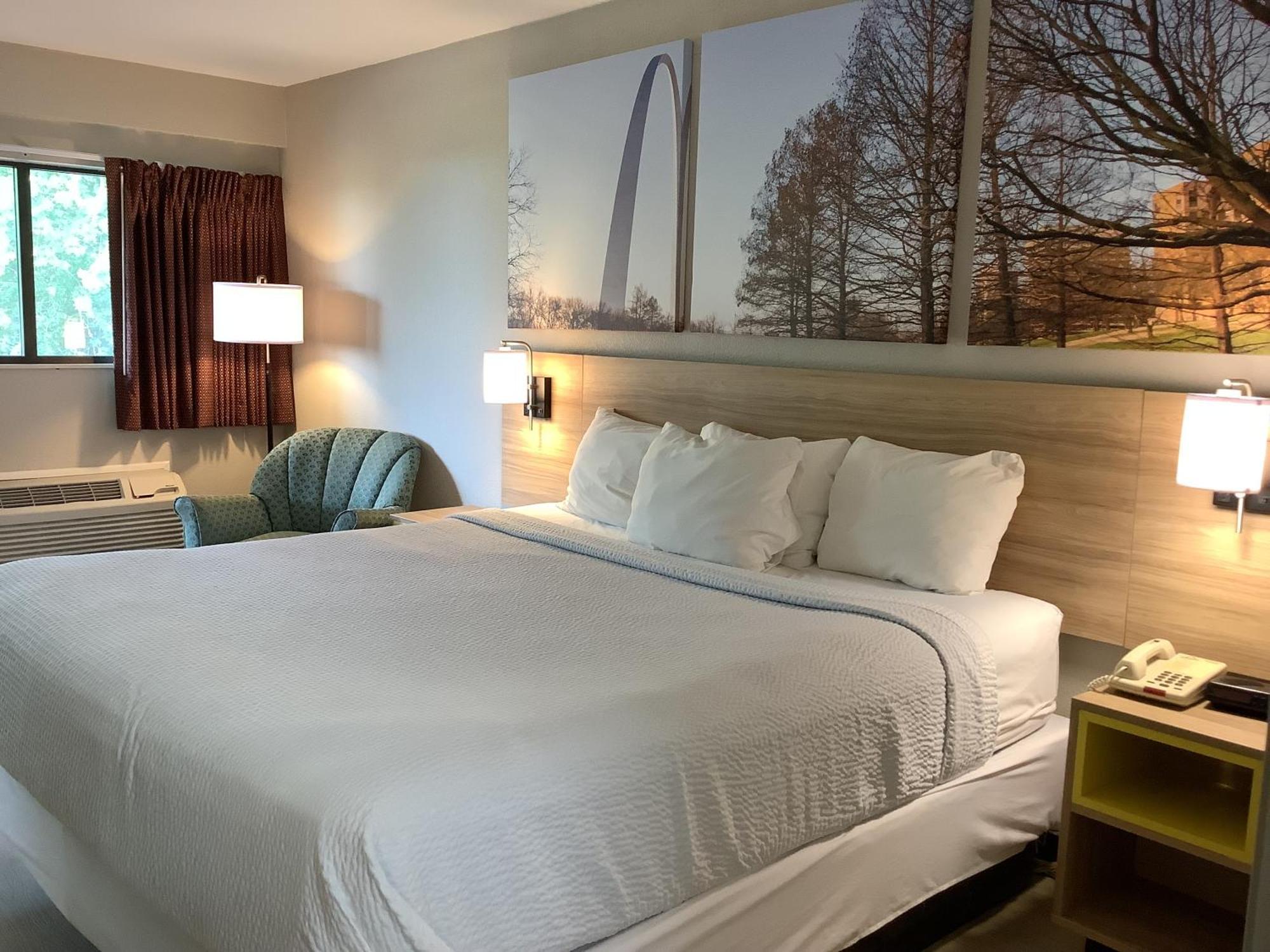 Days Inn By Wyndham Kingdom City Eksteriør bilde