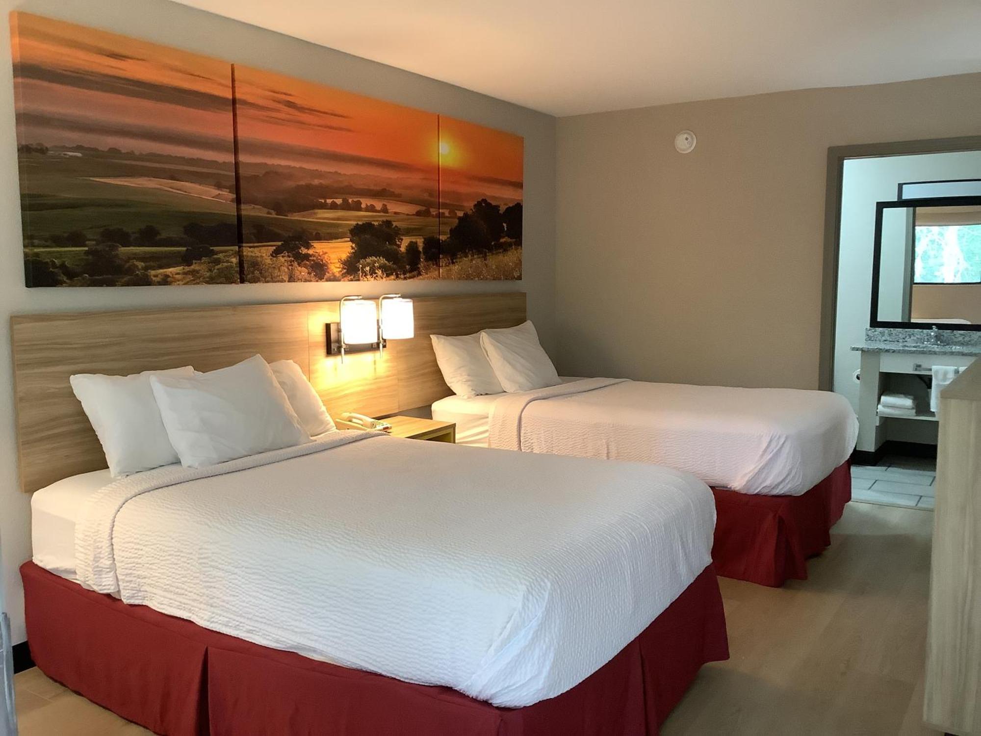 Days Inn By Wyndham Kingdom City Eksteriør bilde