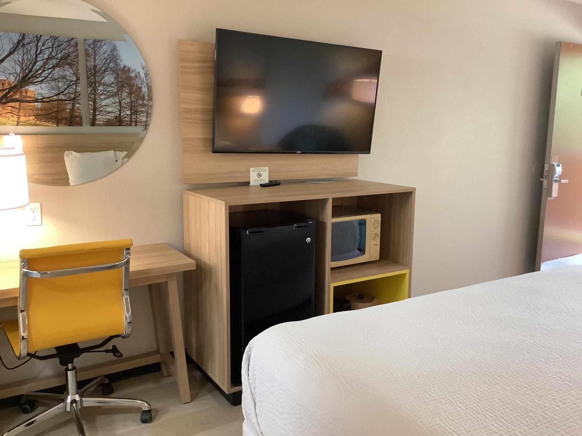 Days Inn By Wyndham Kingdom City Eksteriør bilde