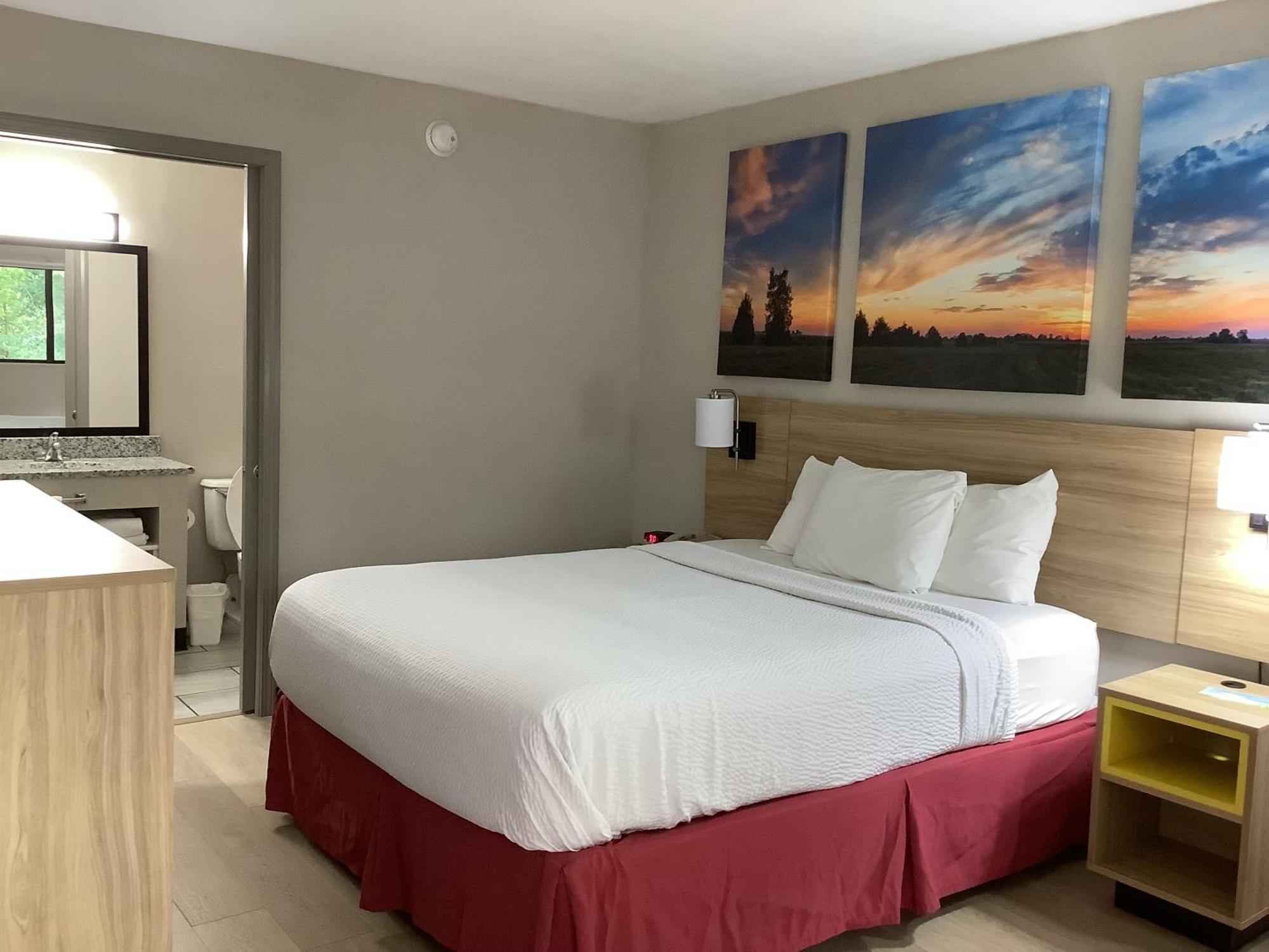 Days Inn By Wyndham Kingdom City Eksteriør bilde